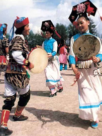 少数民族满族服饰特点