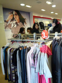 在淡季适时推出新品