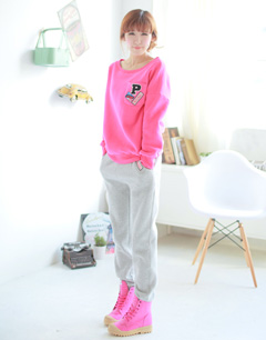 时尚卫衣款式-女式卫衣搭配