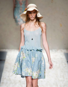2013春夏时装流行趋势：轻柔粉彩清新耀眼