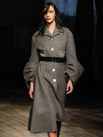 普拉达 （PRADA）