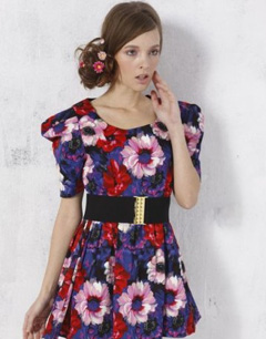 连衣裙优雅搭配 初秋秀把小性感