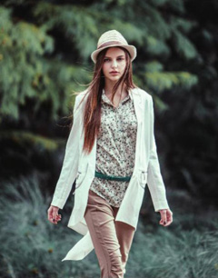 百搭圣品衬衫打造初秋新风尚