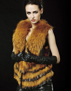 秋季流行女装单品——帅气马甲