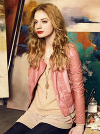 皮衣+长款套头衫 帅气时髦