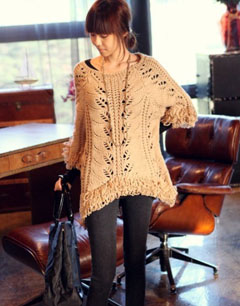 打底裤+薄毛衣搭配骨干美人