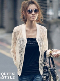 紧身牛仔裤巧搭小西装