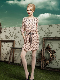 修身连衣裙几何元素巧显瘦