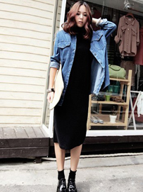 牛仔衬衫搭配黑色中裙