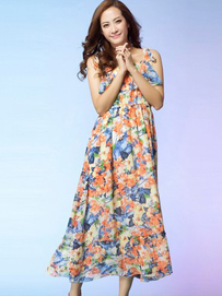 甜美碎花裙 随风舞动