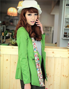 花色围巾领糖果绿修身小西装