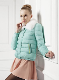 冬季服装款式搭配-羽绒服