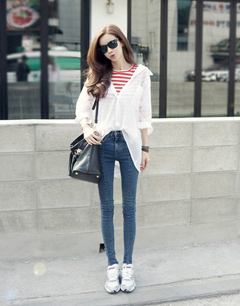 紧身牛仔裤搭配出秋季最抢眼LOOK