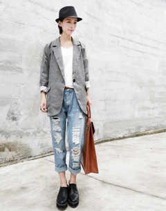 破洞牛仔裤搭配 狂放不羁新风潮