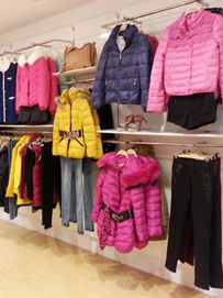 服装店色彩搭配营销