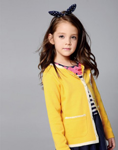 儿童皮肤黑穿什么颜色比较好看