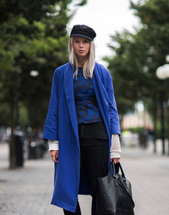 时尚宝蓝色上衣搭配- 大衣