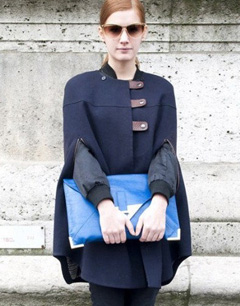 时尚宝蓝色上衣搭配- 斗篷