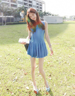 简约大方牛仔连衣裙穿出可人气质