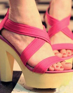 高跟凉鞋在日常穿着中应该注意什么