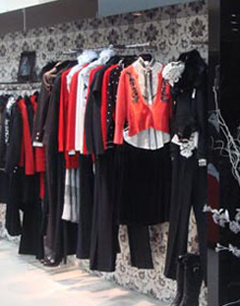 特色服装店选址装修首当其冲