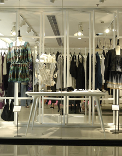 加盟外贸品牌服装店如何选址