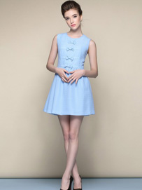 蝴蝶结拼接服装款式