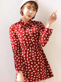 蝴蝶结拼接服装款式