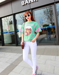 夏季宽松T恤搭配潮流街拍推荐