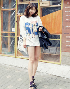 夏季宽松T恤搭配潮流街拍推荐