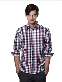 休闲或家居的美式衬衫