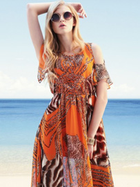 露肩装:露肩装连衣裙