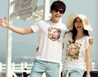 高调秀恩爱 约会必穿情侣装