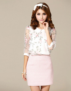 格子一步裙搭配印花衫 韩范十足