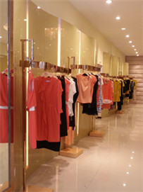 服装店陈列技巧吸引顾客