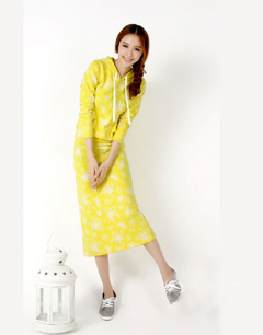 半身长裙搭配什么上衣好看