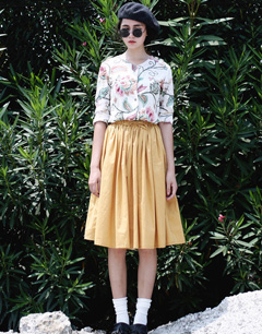 半身长裙搭配什么上衣好看