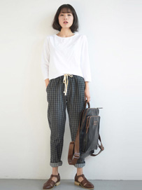 直筒裤搭配什么上衣