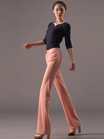 直筒裤搭配什么上衣