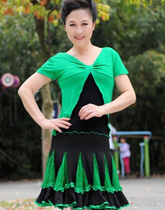 时尚舒适中老年广场舞舞蹈服装