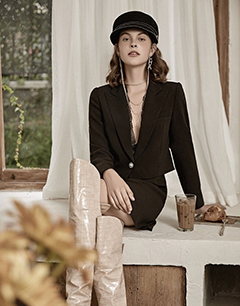 主持人服装搭配：与肤色的搭配